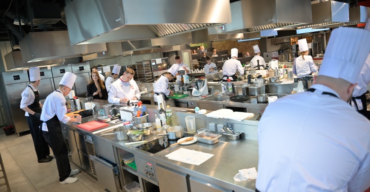 Startuje kolejna edycja konkursu Chefs en Or dla młodych, kulinarnych talentów! Wyzwanie z kaczką w roli głównej Startuje kolejna edycja konkursu Chefs en Or dla młodych, kulinarnych talentów! Wyzwanie z kaczką w roli głównej