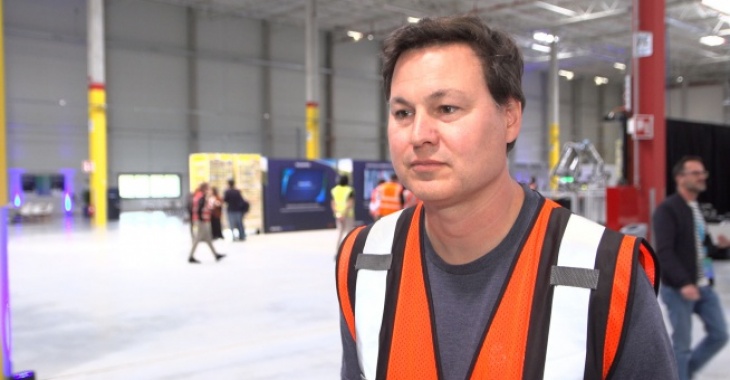 W Amazon pracuje ponad 750 tys. robotów. Najnowszy jest wyposażony w „zmysł” dotyku W Amazon pracuje ponad 750 tys. robotów. Najnowszy jest wyposażony w „zmysł” dotyku
