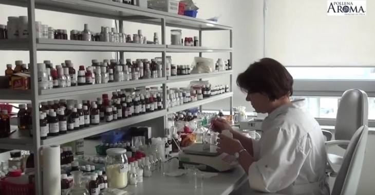Jak powstają aromaty spożywcze w Pollena Aroma? [ZOBACZ FILM]