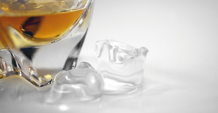 Polacy coraz chętniej sięgają po bardziej wyszukane alkohole Polacy coraz chętniej sięgają po bardziej wyszukane alkohole