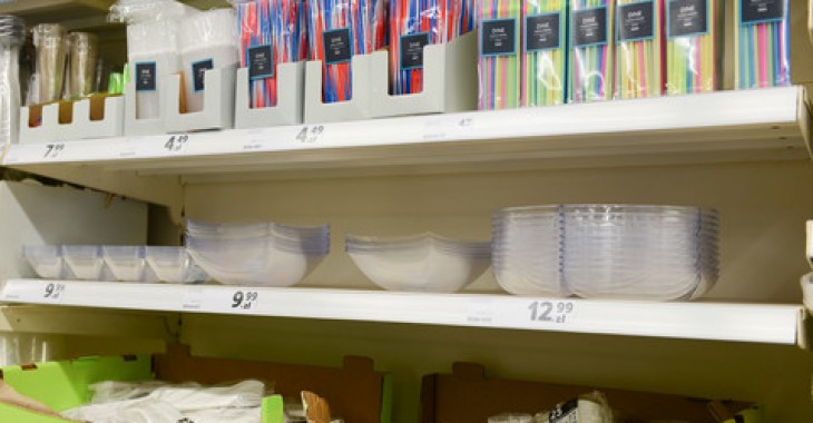 Koniec plastikowych sztućców i patyczków higienicznych. Europarlament przegłosował zakaz Koniec plastikowych sztućców i patyczków higienicznych. Europarlament przegłosował zakaz
