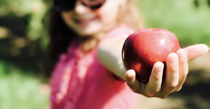 Jak przekonać dzieci do warzyw i owoców?