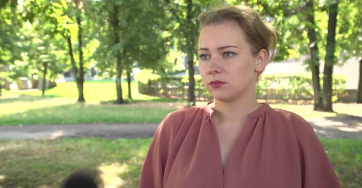 Polacy jedzą lody na potęgę. W upalne dni najchętniej sięgają po lody na patyku Polacy jedzą lody na potęgę. W upalne dni najchętniej sięgają po lody na patyku