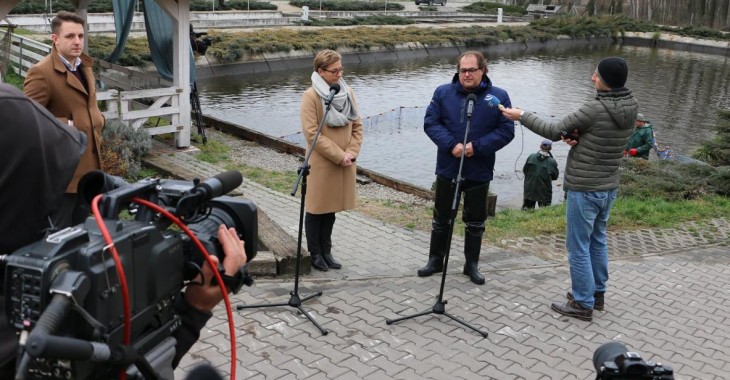 Minister Gróbarczyk zachęca do spożywania ryb z polskich ekologicznych hodowli Minister Gróbarczyk zachęca do spożywania ryb z polskich ekologicznych hodowli