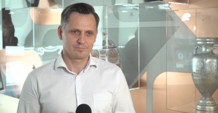 Sezon na lody z powodu pandemii wystartował z opóźnieniem. Upały i odmrażanie gospodarki zwiększają popularność lodów na patyku i w rożku Sezon na lody z powodu pandemii wystartował z opóźnieniem. Upały i odmrażanie gospodarki zwiększają popularność lodów na patyku i w rożku