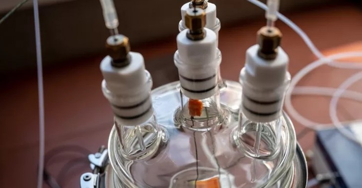 Proces smażenia oleju spożywczego pod lupą naukowca Proces smażenia oleju spożywczego pod lupą naukowca