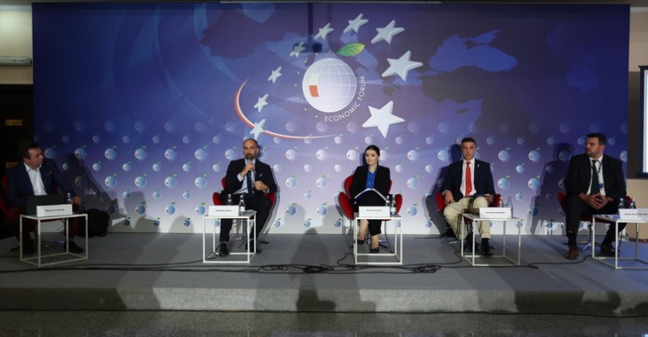 Forum Ekonomiczne w Karpaczu: branża alkoholowa postuluje uwolnienie sprzedaży jej produktów w internecie Forum Ekonomiczne w Karpaczu: branża alkoholowa postuluje uwolnienie sprzedaży jej produktów w internecie