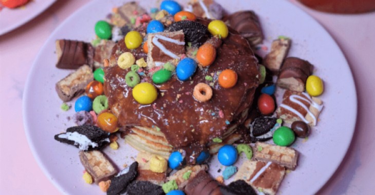 Rekord Guinnessa na najwyższą wieżę z pancakes Rekord Guinnessa na najwyższą wieżę z pancakes