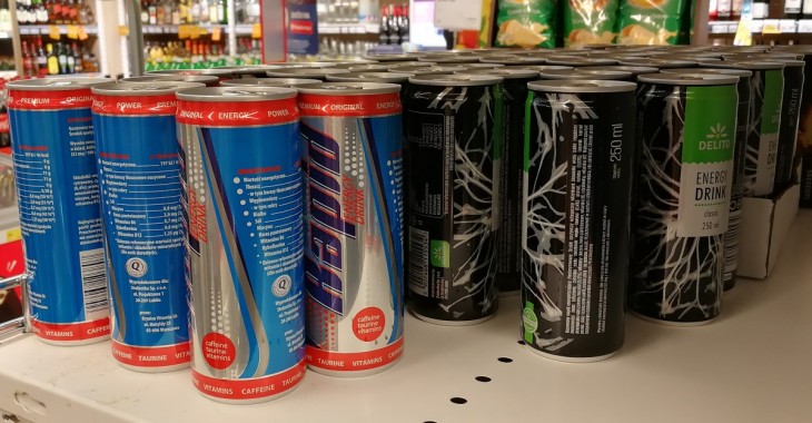 Napoje energetyczne coraz droższe. Najbardziej widać to w sieciach cash & carry i w dyskontach Napoje energetyczne coraz droższe. Najbardziej widać to w sieciach cash & carry i w dyskontach