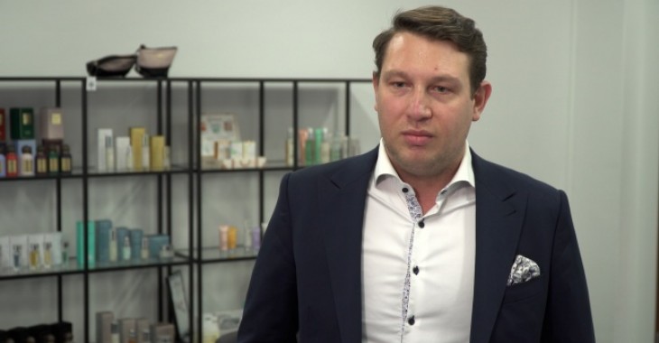 Handel internetowy w Chinach rośnie szybciej niż globalny rynek. Ten potencjał coraz częściej wykorzystują polskie marki kosmetyczne Handel internetowy w Chinach rośnie szybciej niż globalny rynek. Ten potencjał coraz częściej wykorzystują polskie marki kosmetyczne