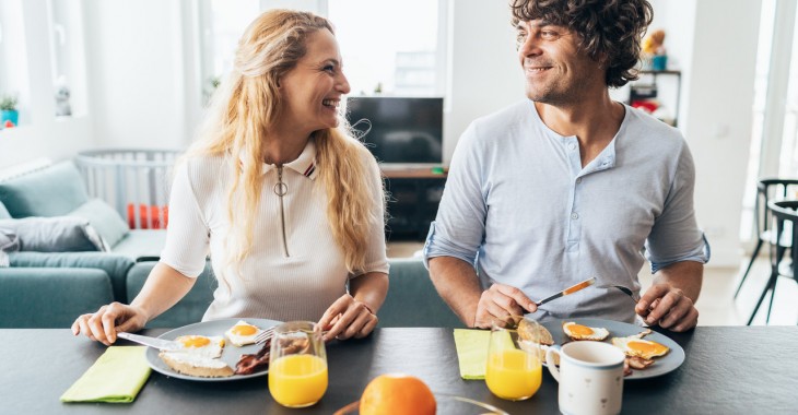 Niezbędny składnik porannego menu, czyli w jaki sposób zjeść jajko na śniadanie Niezbędny składnik porannego menu, czyli w jaki sposób zjeść jajko na śniadanie