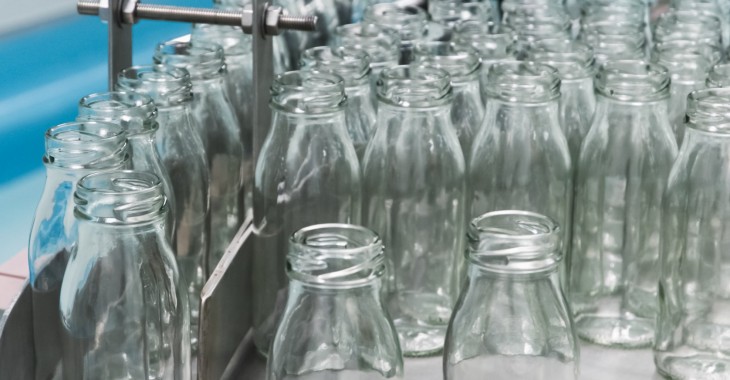 Edukujmy i korzystajmy z rozwiązań, które działają – Instytut ESG za segregacją butelek szklanych jednorazowego użytku w systemach gminnych